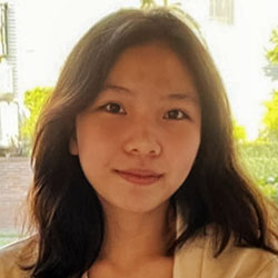 Nicole  Huang 