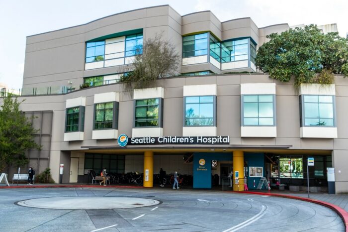 A picture of the entrance to Seattle Children's Hospital