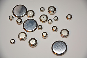 various sizes of silver button batteries