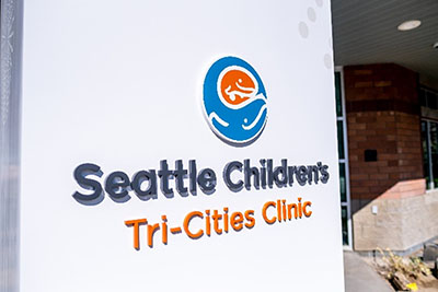 Sign that reads "Seattle Children's Tri-Cities Clinic"