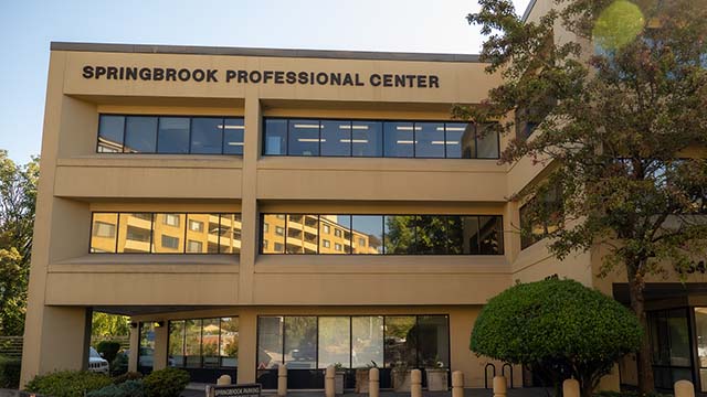 Exterior of Seattle Children's Springbrook Professional Center