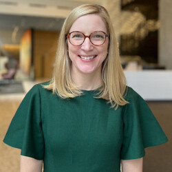 Laurie Eldregde, MD