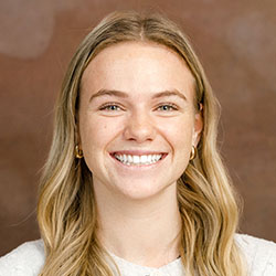 Nichole Loomis 
